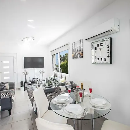 Anemoni 8 וילה פרוטאראס