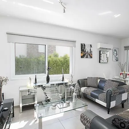 Anemoni 8 Βίλα Πρωταράς